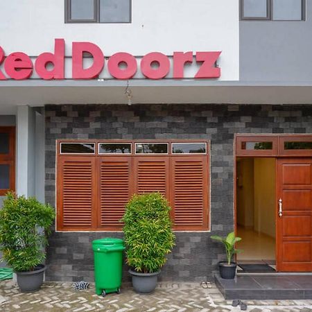 Reddoorz Plus Near Jogja City Mall 5 Hotel Yogyakarta Exterior photo