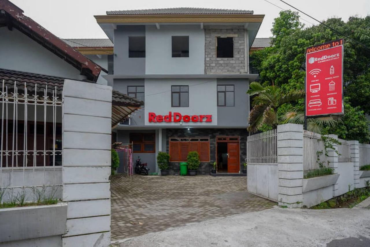 Reddoorz Plus Near Jogja City Mall 5 Hotel Yogyakarta Exterior photo